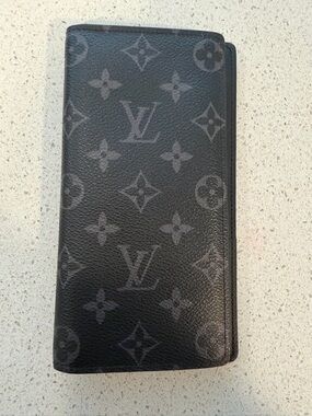Louis Vuitton Textured Leather Cardholder - Black